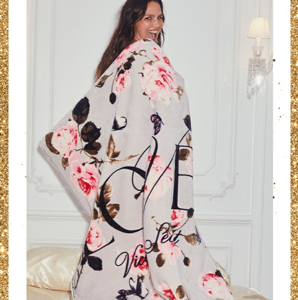 Victorias Secret Sherpa Throw - Love